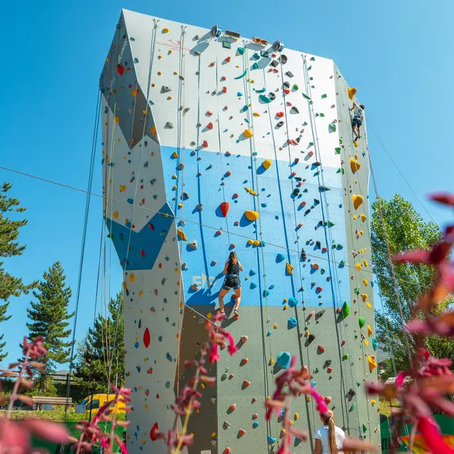 Mur d'escalade_Auron