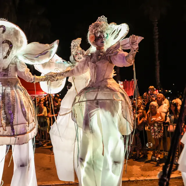 Les Noëls insolites : Les spectacles de rue_Carpentras