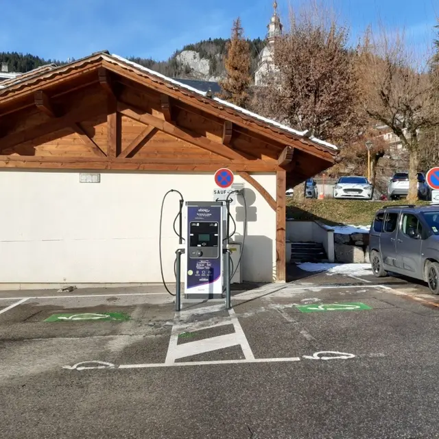 Bornes de recharge pour voiture électrique Le Grand-Bornand Village