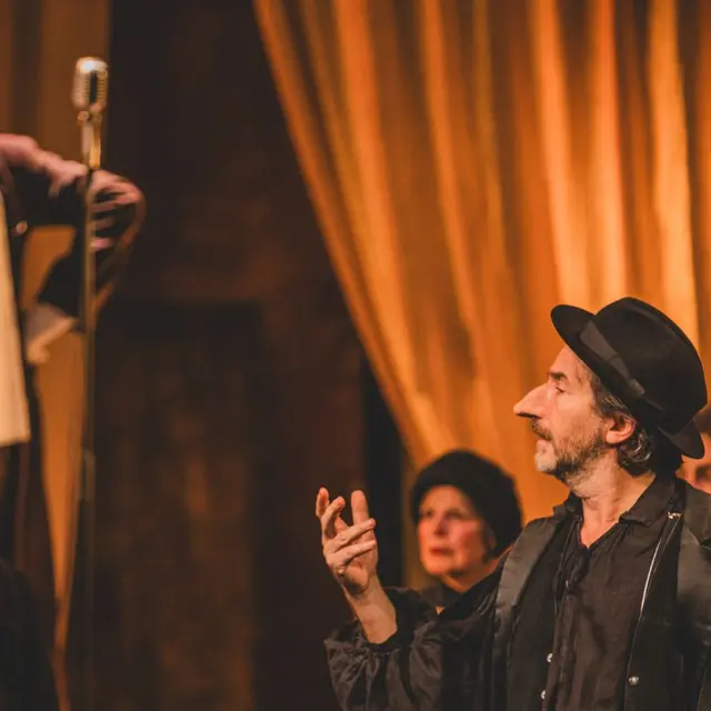 Théâtre : Cyrano de bergerac avec anne kessler et edouard baer_Sainte-Maxime