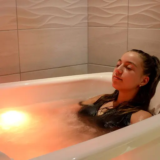 Le bain multijets chromothérapie / Apaisant et circulatoire_Ancelle