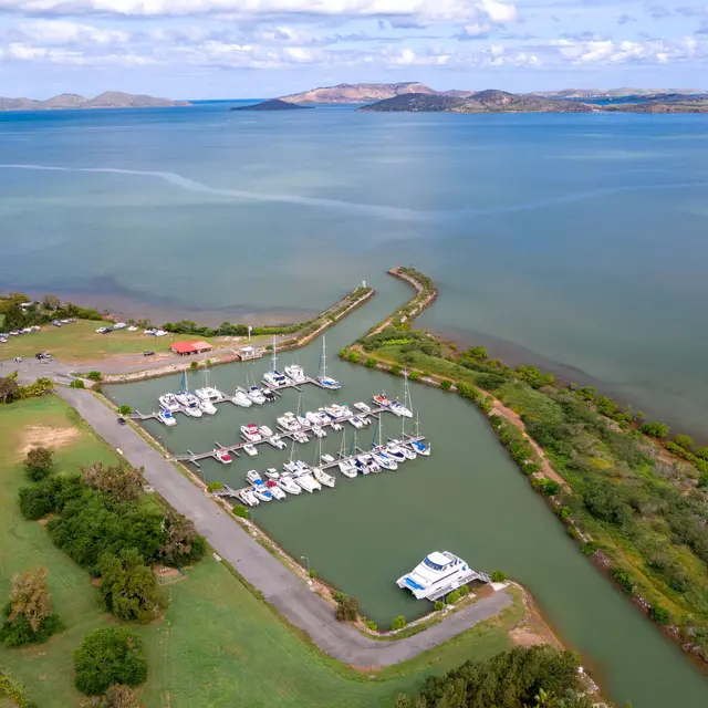 Marina de Port Ouenghi