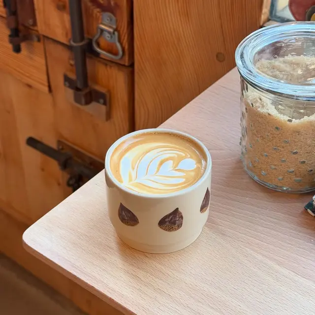 Café et atelier de céramique Biscotti_Saint-Ouen