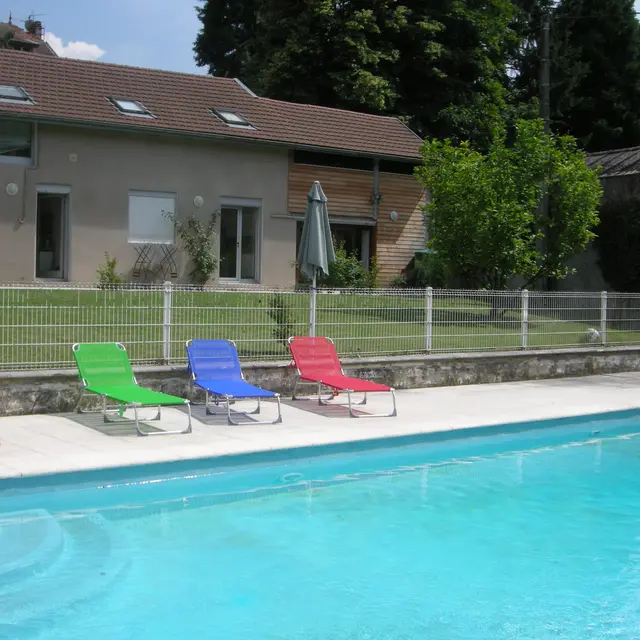 Piscine - Appartement dans maison n°2698