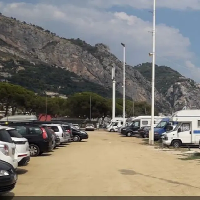Parking Rondelli