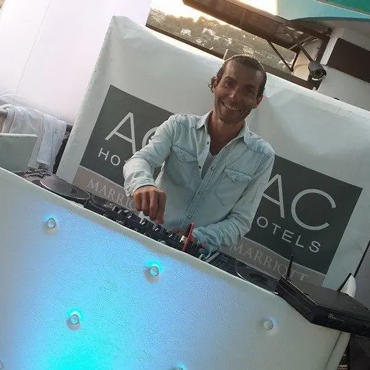 Aux platines 2.jpg