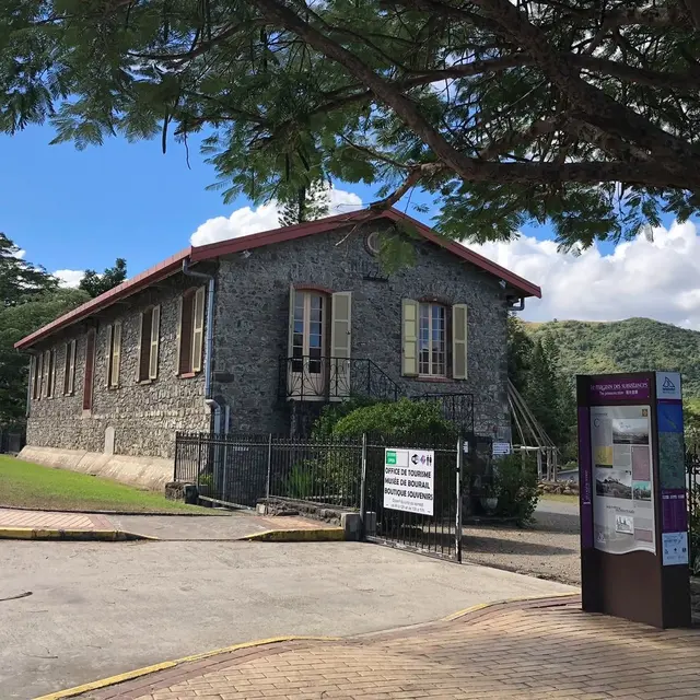 Transformation des richesses végétales – Musée de Bourail, Histoire et Patrimoine de Bourail_Bourail
