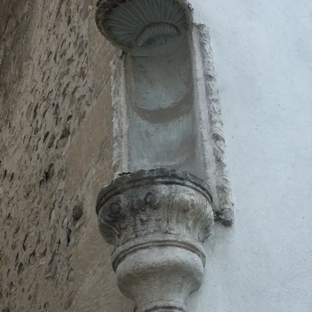 Niche d'Angle Coquille Saint Jacques à Oraison