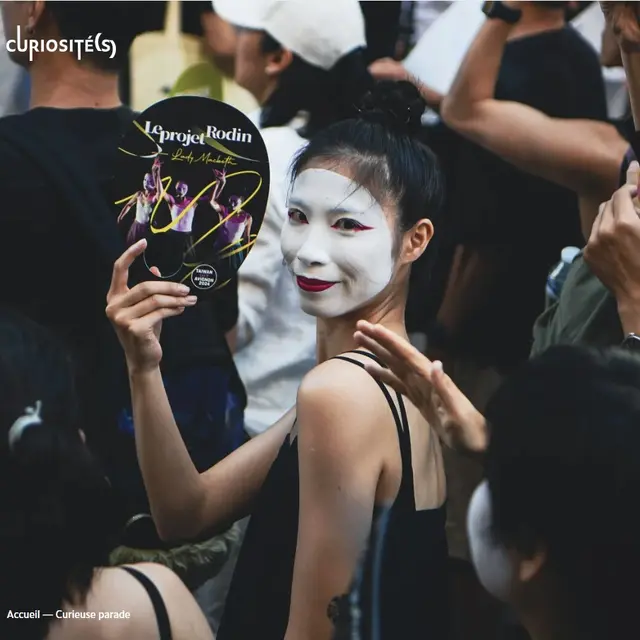 Curieuse parade_Avignon