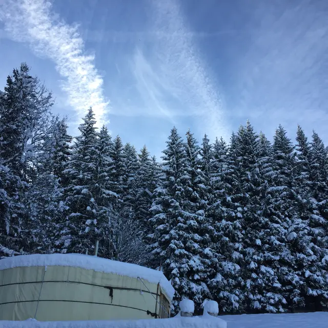 repas insolite sous la yourte