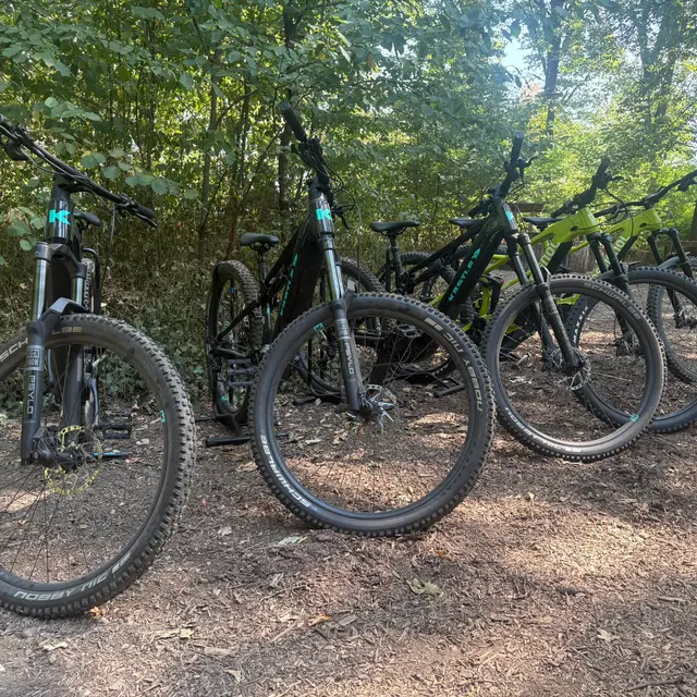 Location de VTT électrique au Parcours Aventure de la Bresse_Saint-Étienne-du-Bois