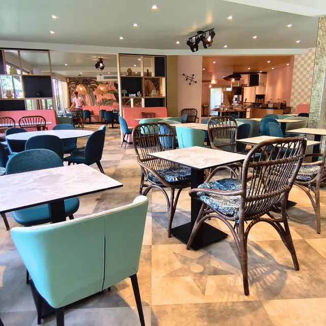 The Hollywood Restaurant_Cannes - La Bocca