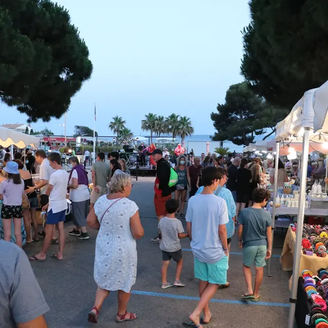 Marché nocturne les Issambres