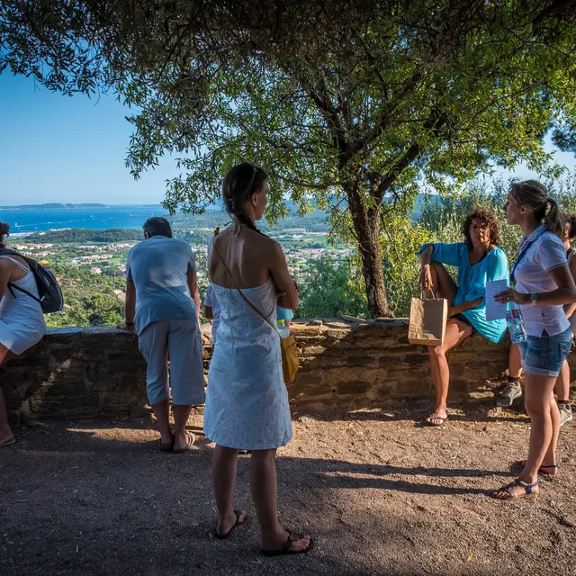 Visite guidée thématique du village de Bormes