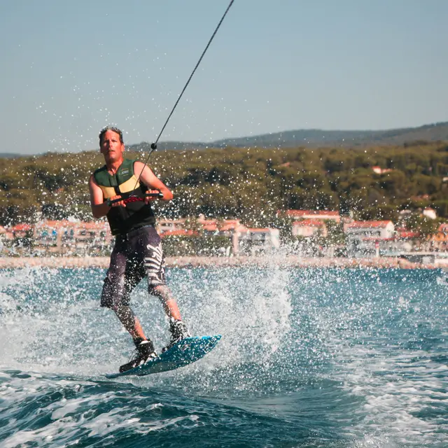 Session libre de ski nautique ou wakeboard avec Wake sensation