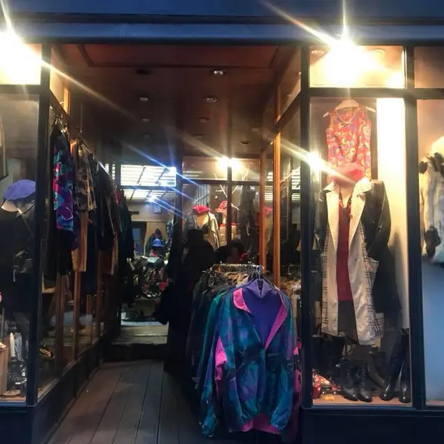 Out of space Vintage Shop