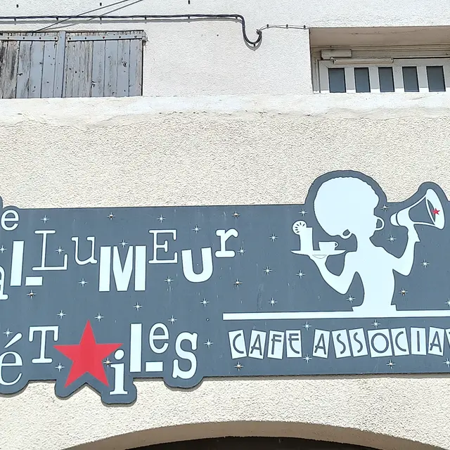 Chant : les Amis qui aiment HK et les Saltimbanks