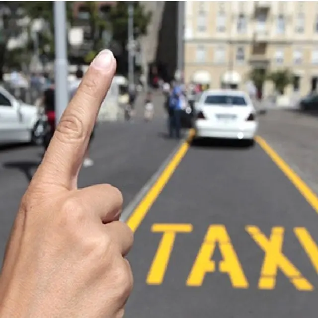 Taxi du Rocher_L'Escale