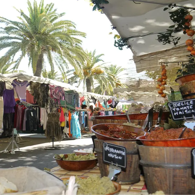 Marché provençal hebdomadaire