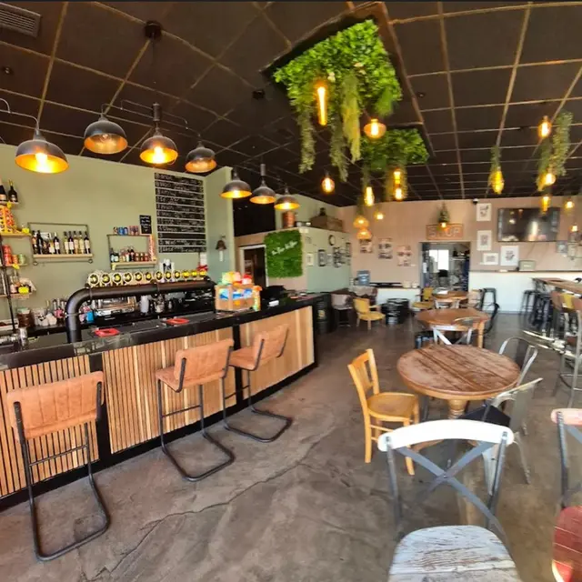 La Base Concept Store_Callian