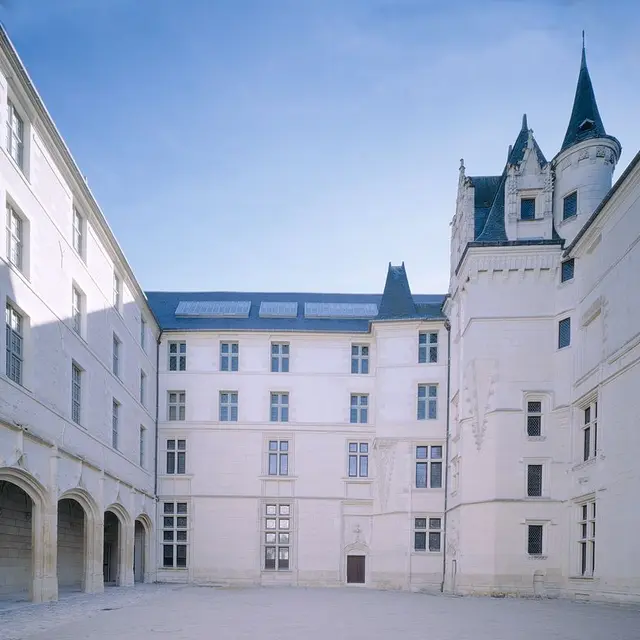 Musée des Beaux-Arts - Cour du logis Barrault (15e s.)