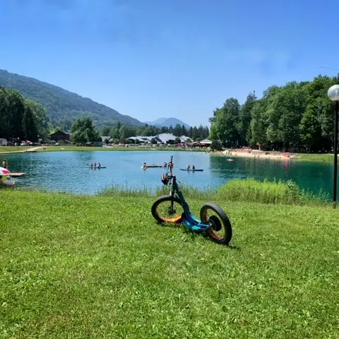 Trottinette électrique lac Bleu