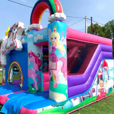 Avril en Famille: jeux gonflables_Cavalaire-sur-Mer