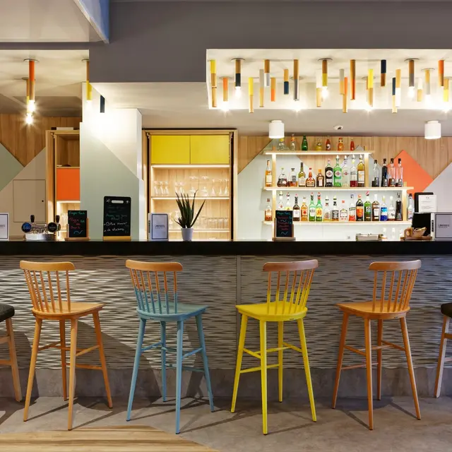 bar