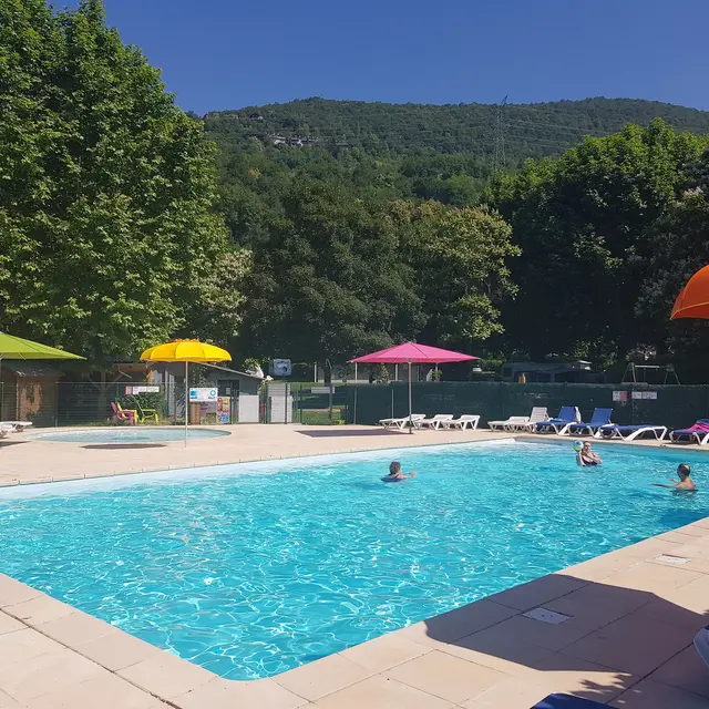 Piscine - Camping Le Bois de Cornage