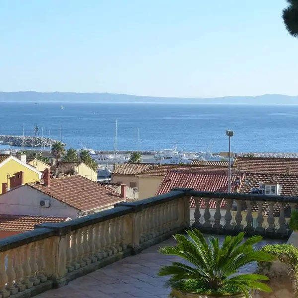 Location Le Lavandou Campanile Claude