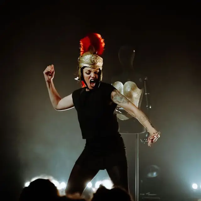 Laura Calu, Senk_Bonneville