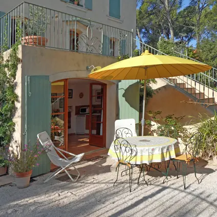 Studio dans une villa - Le Brusc