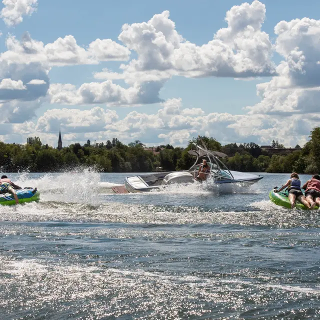 Activités motonautiques à La Plaine Tonique