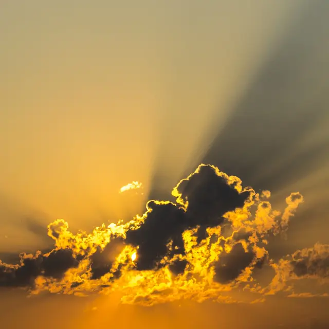 Soleil et nuage