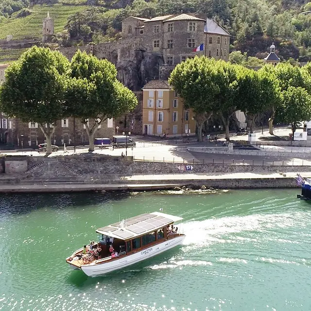 Brunch sur l'eau en direction de Saint-Vallier avec Les Canotiers_Tournon-sur-Rhône