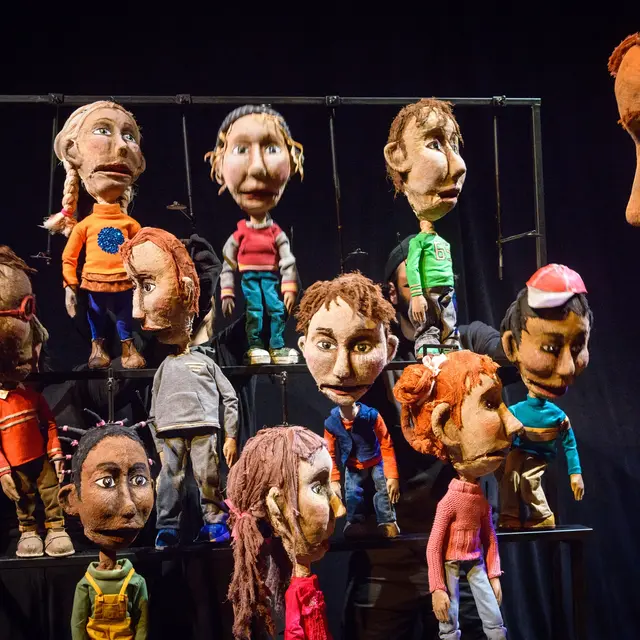 Théâtre des 4 Mains : La classe des mammouths_Poisy