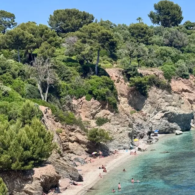 Le sentier du littoral de la Badine à la plage des Darboussières_Hyères