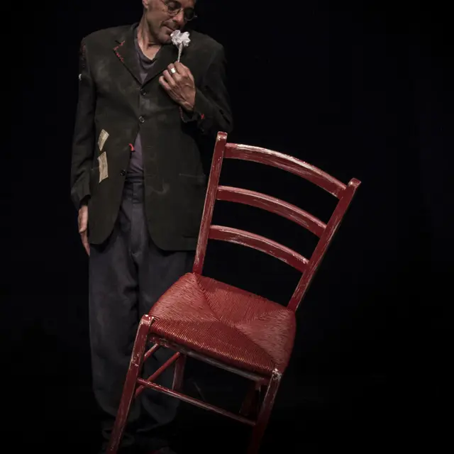 Cirque d'objets -  Les petits touts  Compagnie Blabla productions_La Valette-du-Var