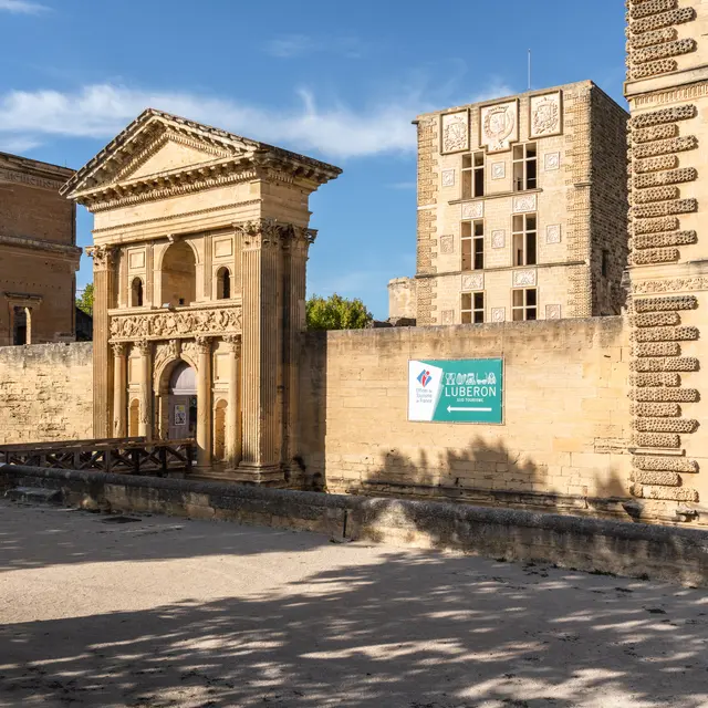 Château de La Tour d'Aigues
