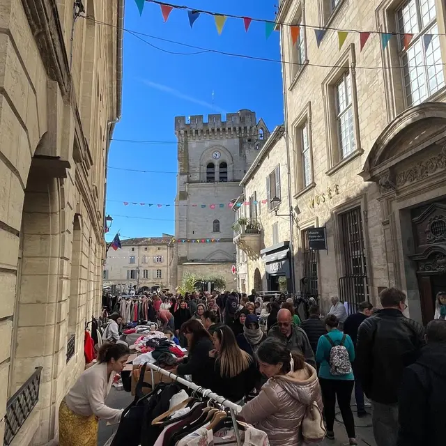 Vide-grenier de Villeneuve lez Avignon_Villeneuve-lez-Avignon