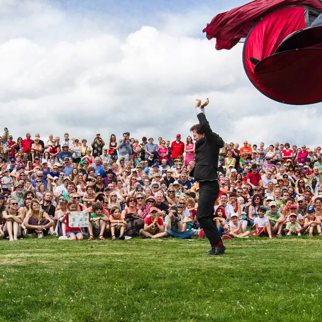 Spectacle 2 secondes x Petit Monsieur - Bonjour l'Hiver_Annemasse