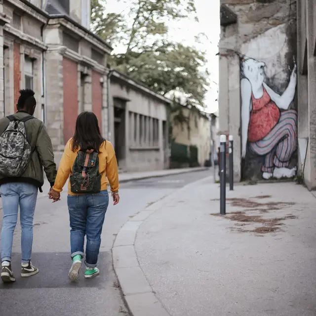 Promenade le long de la Rue Henri Gonnard