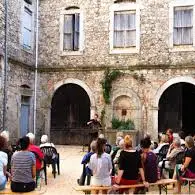 Un Petit Choc au La - Théâtre en plein air_Anduze