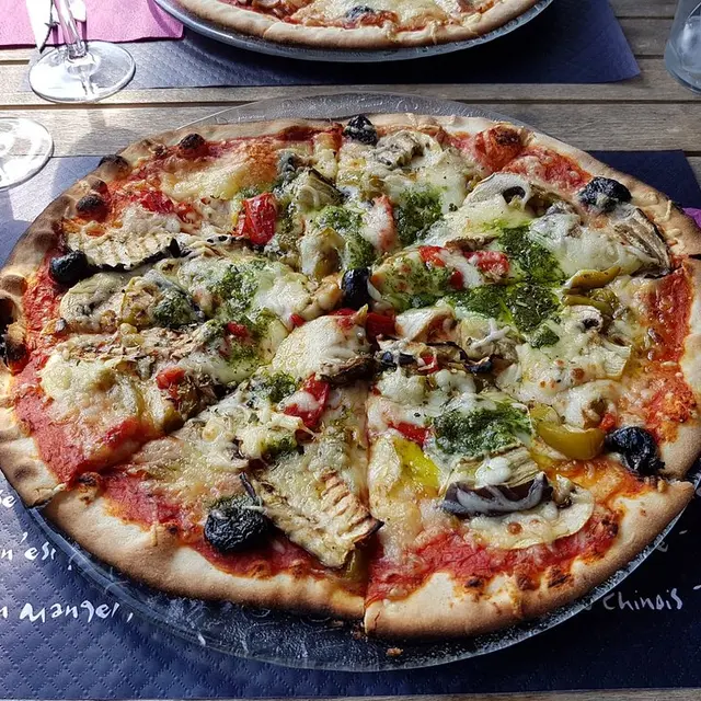 Maurice Pizza_Peyrolles-en-Provence