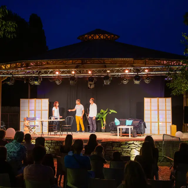 Rire aux étoiles Grimaud