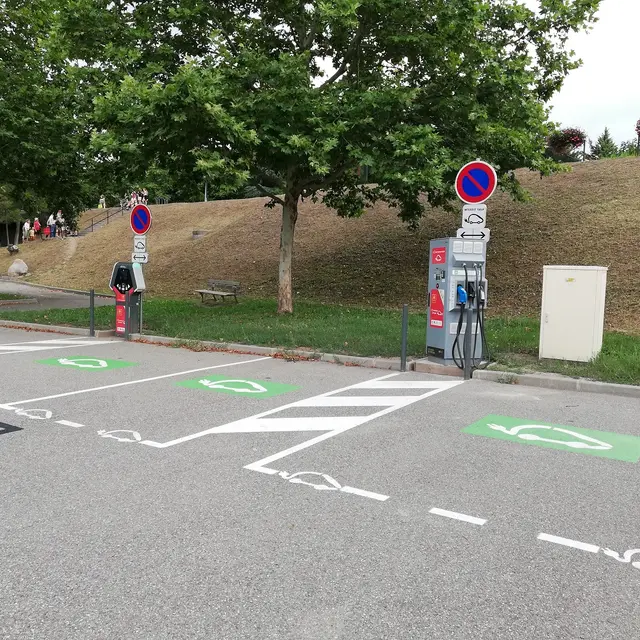 eborn borne de recharge électrique Laragne-Montéglin