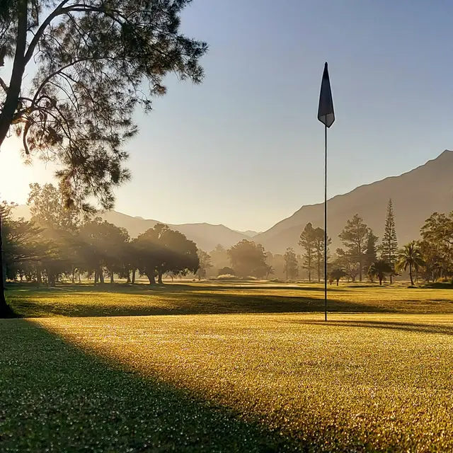 lever du soleil sur le golf