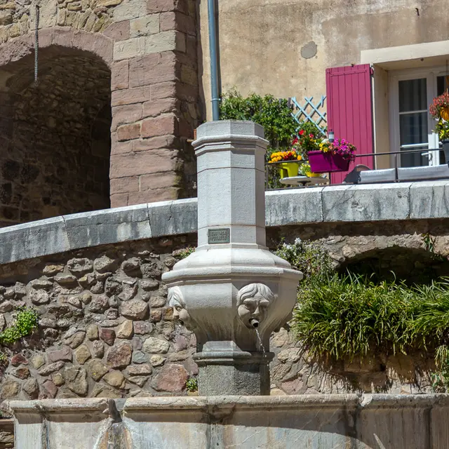Fontaine Vieille_Roquebrune-sur-Argens