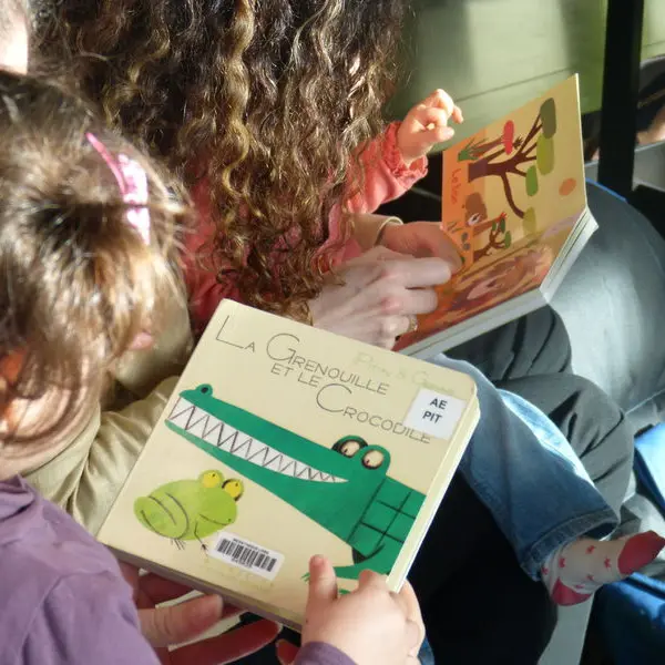 Noël au bout des doigts - Histoires à petits pas_Saint-Just Saint-Rambert