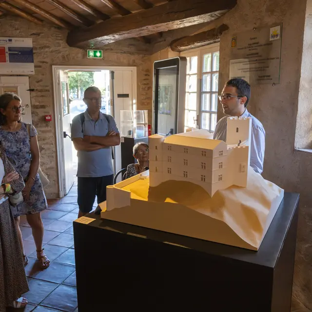 Exposition Le château de Grimaud_Grimaud